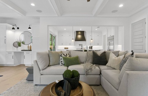 SoHo House | Lavish & Spacious Home in Walkable Hyde Park