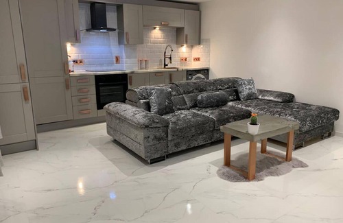 Bury St Edmunds Apartment | Lavish, The Marble Apartment