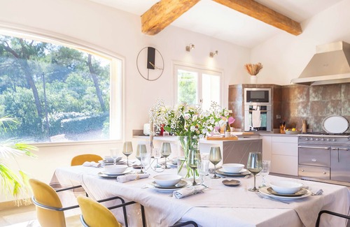 Le Tholonet Villa | Lavish Villa First Floor near Aix w/Pool & AC - Le Tholonet