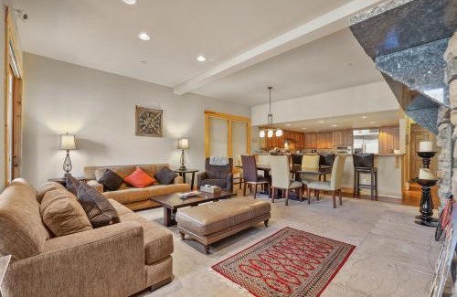 Kirkwood Apartment | Lavishness at Elevation – Timber Ridge 3 Bedroom condo