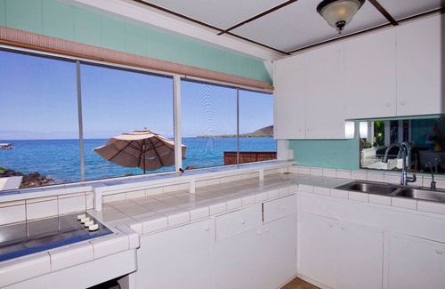 Honaunau-Napoopoo House | Lawai'a Sea Lodge Cottage - Ocean Front - Hosted - KAYAKS INCLUDED