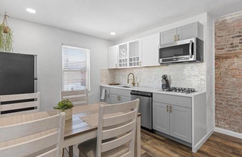 Lawrenceville Apartment | Lawrenceville Central !5 Spacious and Quiet Three Bedroom Apartment with Free Street Parking