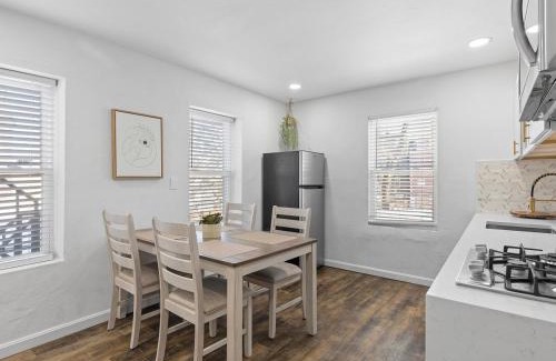 Lawrenceville Apartment | Lawrenceville Central !5 Spacious and Quiet Three Bedroom Apartment with Free Street Parking