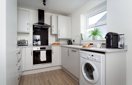 Babbacombe Apartment | Lawsons Place - Family-friendly Apartment With Parking on Babbacombe Downs