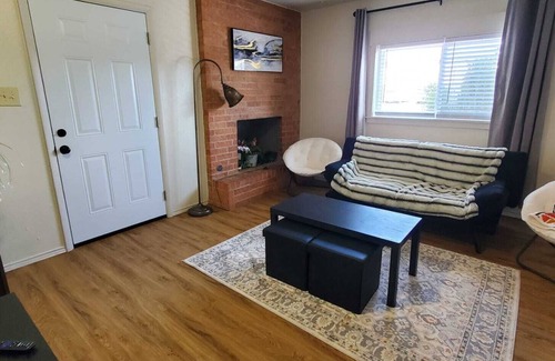 Lawton House | Lawton Landing 2-bedroom house with AC, WiFi near FortSill