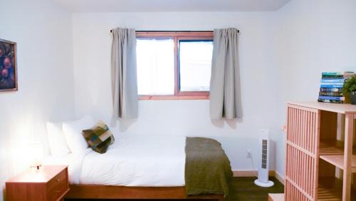 East Kootenay Apartment | Lay Back Lodge