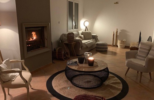 La Roque-sur-Pernes House | Lazoie- - Four Bedroom House, Sleeps 8