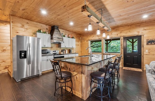 McArthur Cabin | Lazy Bear Lodge by Inn & Spa at Cedar Falls