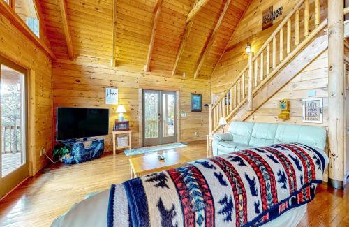 Gatlinburg - Pigeon Forge House | Lazy Bear Lodge