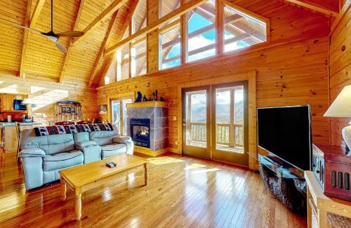 Gatlinburg - Pigeon Forge House | Lazy Bear Lodge