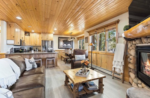 Park City House | Lazy Bear Log Cabin | Canyons Park