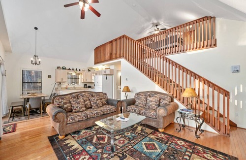 Whittier House | Lazy Bear Retreat Hot Tub-FirePit-Views-6 miles to Casino