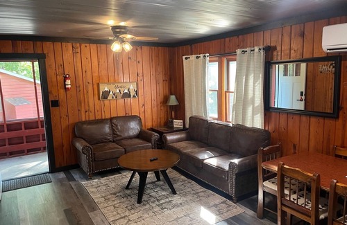 Mountain Home Cabin | Lazy Daze Lodge at Fish & Fiddle Family Resort & Extended Stay