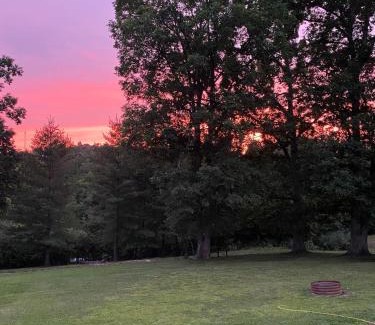 Campton House | Lazy Oak Lay-Up, WiFi, Hot Tub