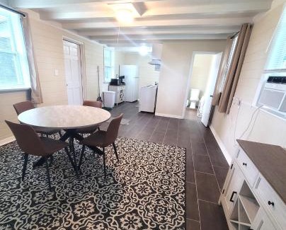 Leesburg Apartment | Lazy Oaks Resort Cottages