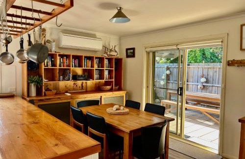 Waterhouse Villa | Lazy Sails Starboard - Pets welcome inside WiFi