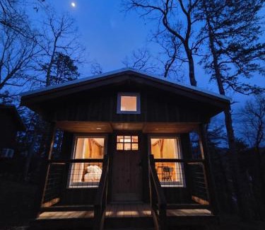 Robbinsville Apartment | Lazy T Cabins - Acadia