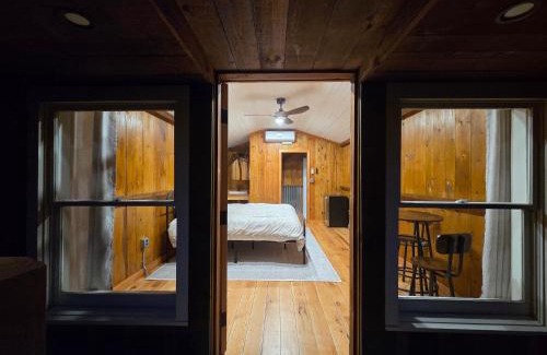 Robbinsville Apartment | Lazy T Cabins - Acadia