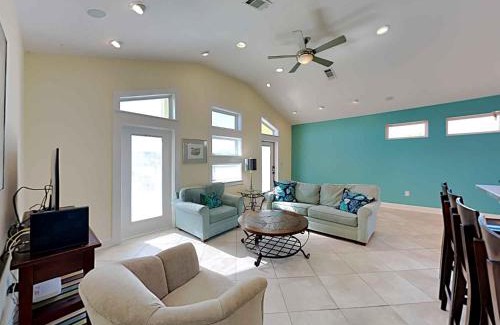 Toilla Segunda House | Lazy Urchin Seaclusion