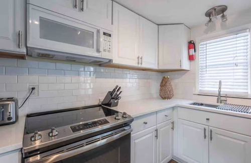 Ship Bottom Apartment | LBI Beach Escape. 2-bedroom apartment with AC in best Ship Bottom location