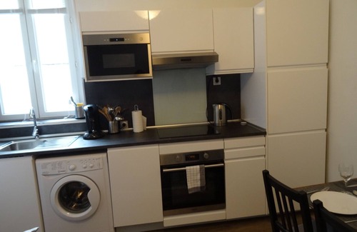 Granville Apartment | LE 27 - QUIET TWO-ROOM APARTMENT IN THE CENTER OF TOWN