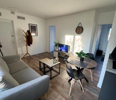 Chalons-en-Champagne Apartment | Le 77! Apartment type 2