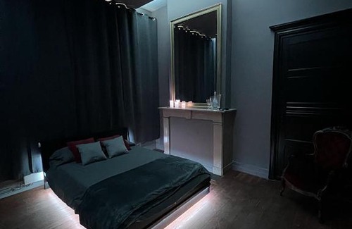 Liege House | LE 772, Romantique