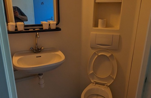 Lully Apartment | Le Balandri - Chambre Triple Indépendante Avec Douche