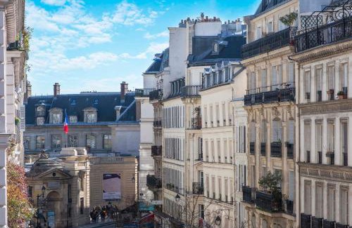 Quartier Sainte-Avoye Apartment | LE BEAU MARAIS - Luxury Apartments, AIR COND, LIFT