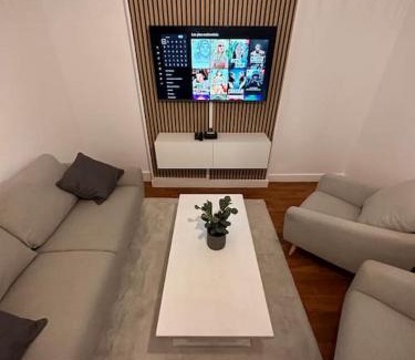 Le Creusot Apartment | Le beau Milo 2 chambres Coeur de ville avec Balcon Netflix
