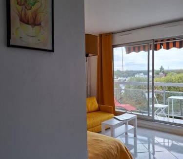 Domaine du Bois Apartment | Le Belvédère - Studio Lumineux - Vue & Terrasse