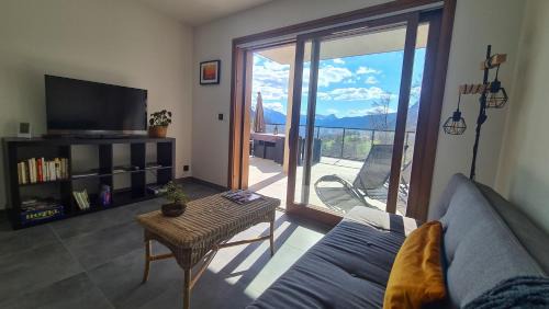 Saint-Jean-de-Sixt Apartment | Le Berceau des Aiguilles - Vue montagne, terrasse - AravisTour