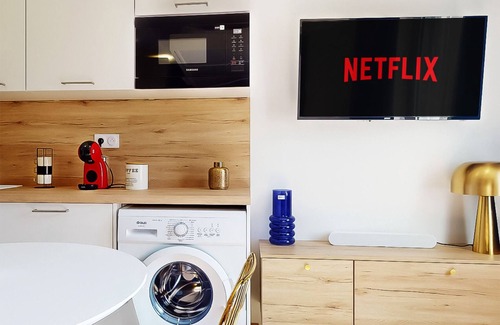 Montfermeil Apartment | Le Bertin- Montfermeil studio Netflix