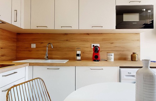 Montfermeil Apartment | Le Bertin- Montfermeil studio Netflix