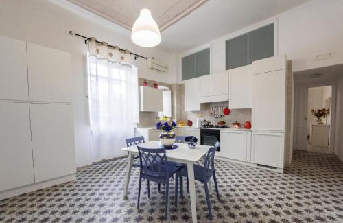Historical Downtown Salerno Apartment | Le Bijou Luxury Apartment