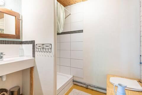 Sainte-Nathalene Apartment | Le bon chemin Ateliers