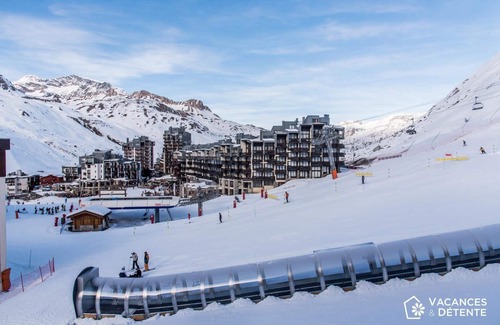 Val Claret Apartment | Le Borsat: Cosy Apartment with Slope Access