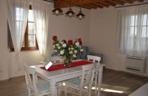 Castagneto Carducci Apartment | Le Bozze "Casa Olivo"con piscina, WI-FI