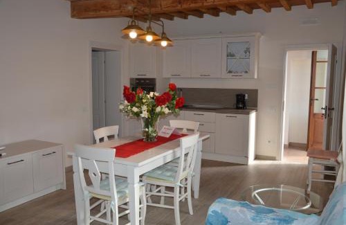 Castagneto Carducci Apartment | Le Bozze "Casa Olivo"con piscina, WI-FI