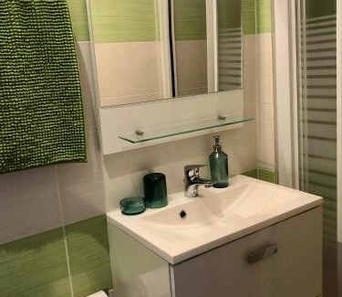 Chantiers Apartment | Le Buc - Gare Versailles Chantiers - Netflix