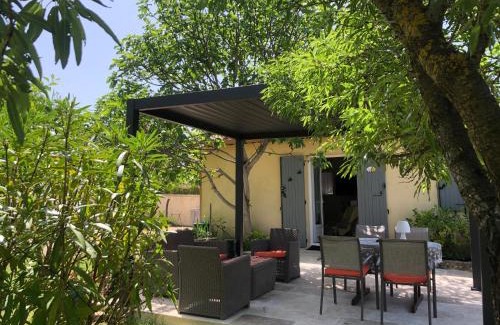 Villecroze House | LE Cabanon des hirondelles