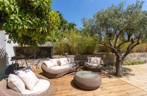 Ollioules Villa | "Le Cabanon" Piscine et jardin sans vis à vis à 15 min des plages, parking