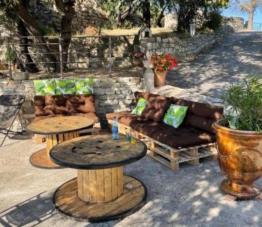Montmirat House | Le Castellas - Gîte en pleine Nature