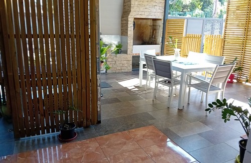 La Riviere Saint-Louis House | Le Chapeau de Paille, house with private Jacuzzi, between mountains and sea.