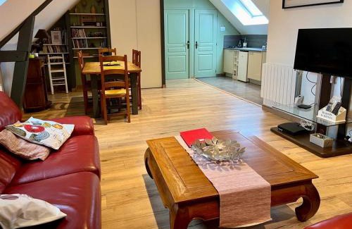 La Cerlangue House | le chat du clos des nandous