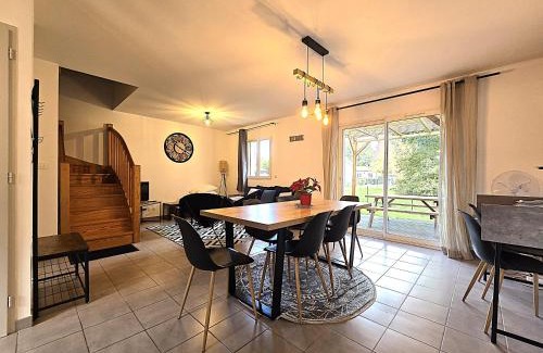 Montauban House | Le Clos Andrée - Charmante maison 8 personnes - 5 lits - Climatisation réversible RDC - Parking 3 véhicules - Garage - Zone Nord Montauban - Terrasse et jardin