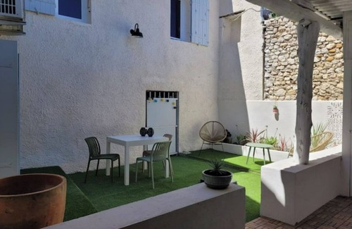 Rochefort-du-Gard House | Le Clos de l'Amandier - Village house 10 minutes from the Avignon Festival