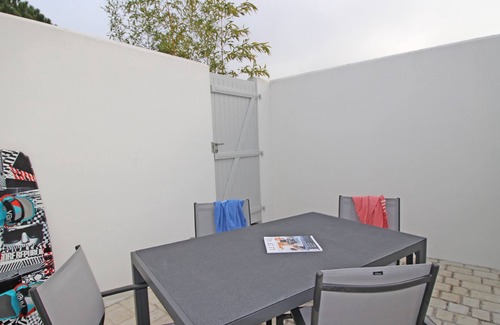 La Flotte House | Le Clos des Flots, The Fleet - House "L'Océan" - 2 bedrooms, private patio