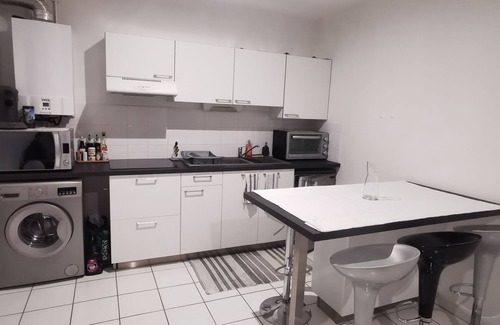 Bar-sur-Aube Apartment | Le Clos du Parc/Modern & quiet apartment with small outdoor area