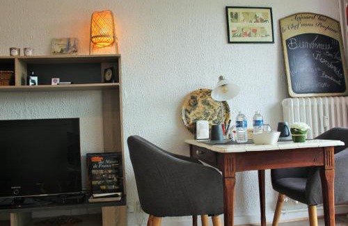 Chartres Apartment | Le Clos Pichot - Studio avec balcon, parking privé - 5mn Gare